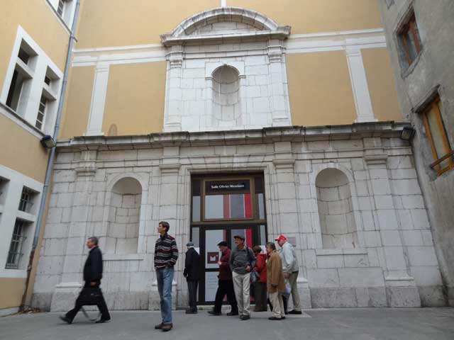 Frontage to rue du Vieux Temple, former Major Seminary, Grenoble. Frontage to rue du Vieux Temple, former Major Seminary, Grenoble.
