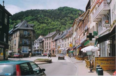 View along rue du Breuil, La Mure.