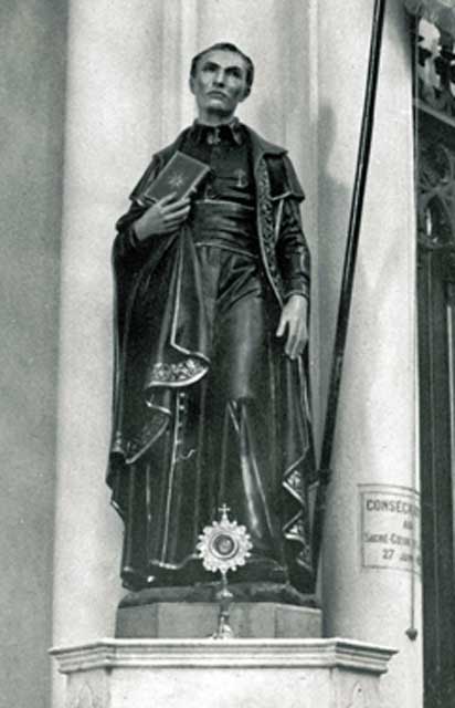 Statue of Saint Peter Julian Eymard, Institution Saint Marie, La Seyne-sur-Mer.